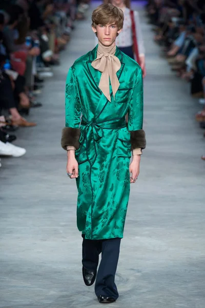 Look 26